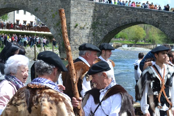 Día de la Almadía-Burgui-Navarra-Tradición-Imagen3-almadieros