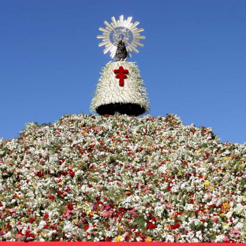 Lo que deberías saber de la Ofrenda de Flores del Pilar antes de ir